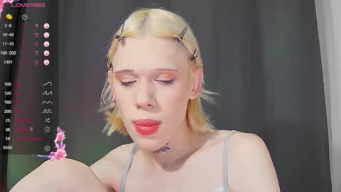 Snapshot of mun_poli chatting on February 7, 2026, 8:45 pm Polik online show from February 7, 2026, 8:45 pm