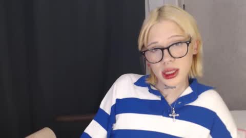 Snapshot of mun_poli chatting on February 13, 2026, 6:15 pm Polik online show from February 13, 2026, 6:15 pm