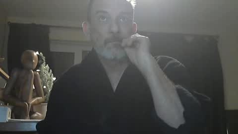 munch10 online show from December 1, 2024, 8:31 pm