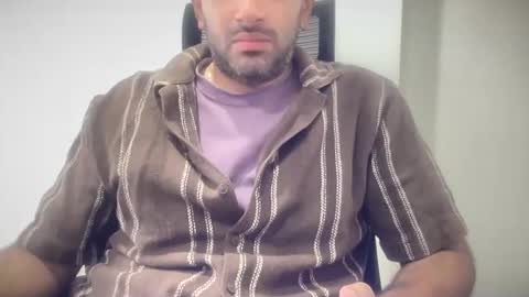 Snapshot of munnabobby2008 chatting on November 17, 2025, 6:52 am munnabobby2008 online show from November 17, 2025, 6:52 am