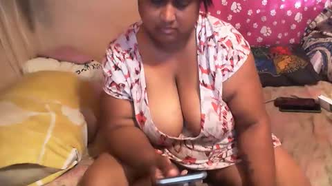 Snapshot of munniegalz1 chatting on May 24, 2026, 6:51 am your angel online show from May 24, 2026, 6:51 am