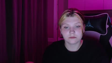 Milana online show from June 2, 2026, 3:47 pm