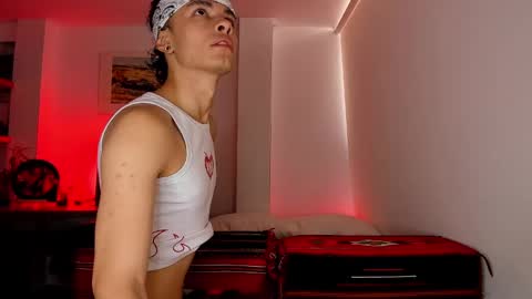 murielkarmesi online show from December 21, 2024, 5:29 pm