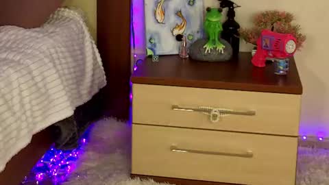Lina online show from July 28, 2026, 12:48 pm