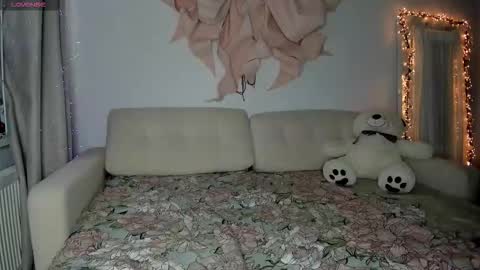 Enn online show from December 19, 2025, 2:35 pm