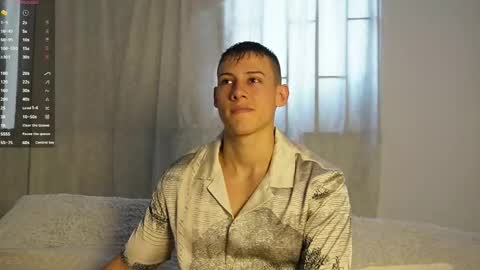 muscle_king_cum online show from November 17, 2025, 8:14 pm