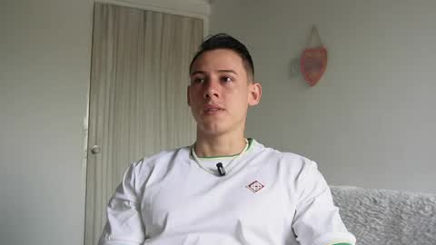 muscle_king_cum online show from May 18, 2026, 2:56 pm