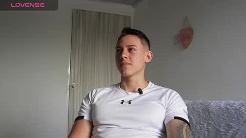 muscle_king_cum online show from May 20, 2026, 1:39 pm