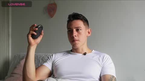 muscle_king_cum online show from May 26, 2026, 3:08 pm