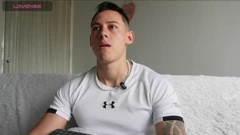 muscle_king_cum online show from May 28, 2026, 12:57 pm