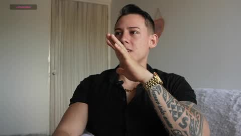 muscle_king_cum online show from June 2, 2026, 1:24 pm