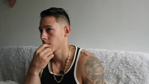 muscle_king_cum online show from June 5, 2026, 2:23 pm