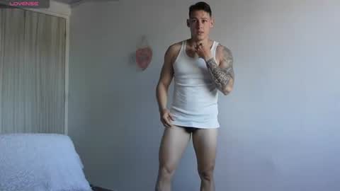 muscle_king_cum online show from June 20, 2026, 1:14 pm