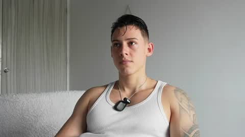 muscle_king_cum online show from June 22, 2026, 2:03 pm