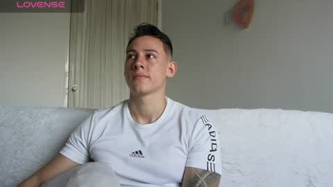 muscle_king_cum online show from July 22, 2026, 3:37 pm