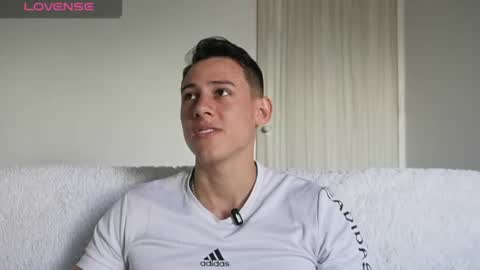 muscle_king_cum online show from July 27, 2026, 3:52 pm