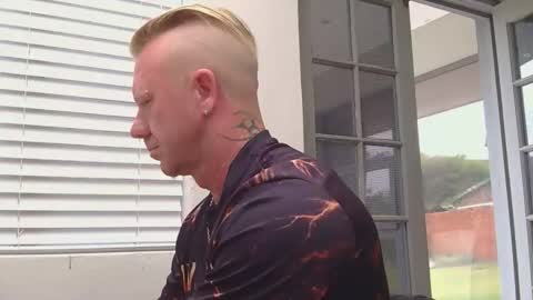 muscledaddy69s online show from May 5, 2026, 11:51 am