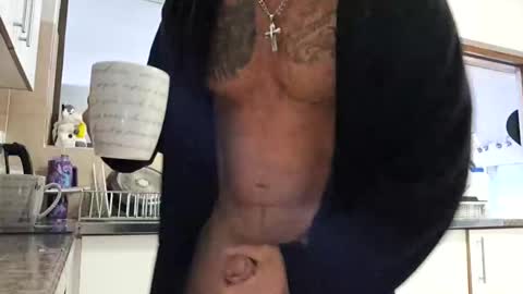 muscledaddy69s online show from May 17, 2026, 5:49 am