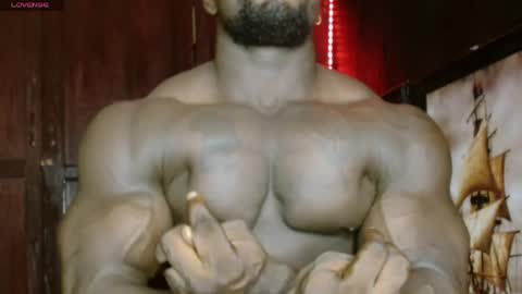 musclegod23 online show from May 16, 2026, 10:36 am