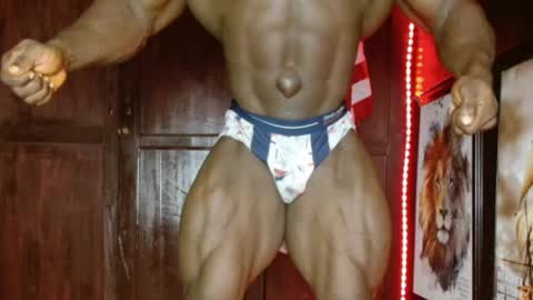 musclegod23 online show from May 26, 2026, 8:49 pm