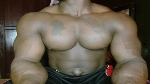 musclegod23 online show from July 14, 2026, 7:08 pm