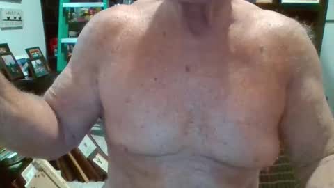 musclesandlittledick online show from March 31, 2026, 12:05 pm