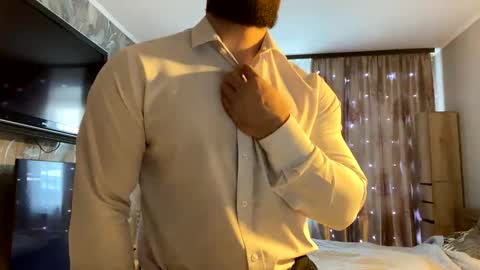 muscularjuggler online show from February 2, 2026, 6:34 am