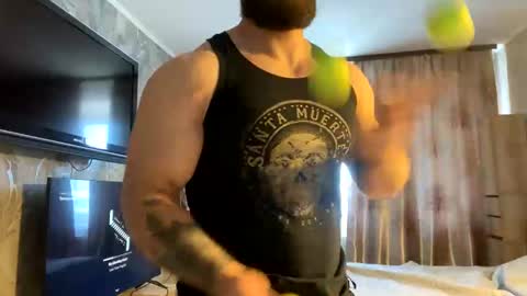 muscularjuggler online show from February 4, 2026, 5:57 am