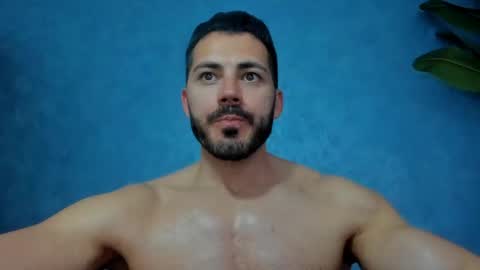 Snapshot of muscularmaster chatting on April 19, 2026, 8:44 pm muscularmaster onlyfans online show from April 19, 2026, 8:44 pm