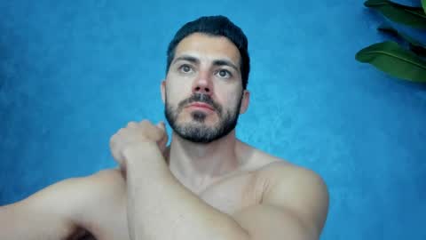Snapshot of muscularmaster chatting on April 28, 2026, 11:43 pm muscularmaster onlyfans online show from April 28, 2026, 11:43 pm