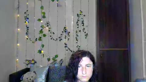 Jeneva online show from April 15, 2026, 7:58 pm