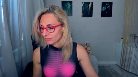 Snapshot of museofstage chatting on March 15, 2026, 11:38 am Diana online show from March 15, 2026, 11:38 am