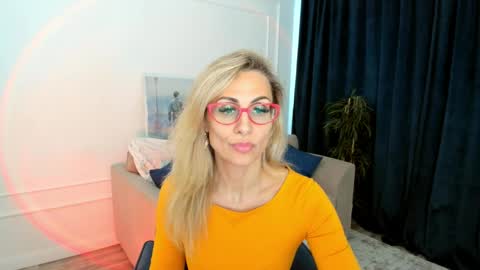 Snapshot of museofstage chatting on April 3, 2026, 11:41 am Diana online show from April 3, 2026, 11:41 am