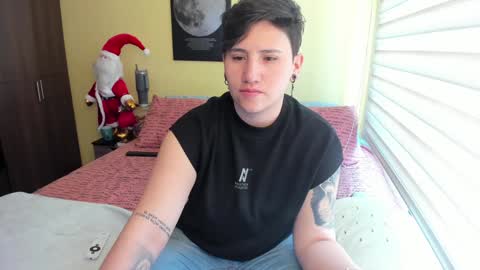 Snapshot of musicayluna chatting on January 1, 2025, 5:33 pm VALENTINA Luna online show from January 1, 2025, 5:33 pm