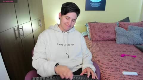 Snapshot of musicayluna chatting on January 6, 2025, 3:20 am VALENTINA Luna online show from January 6, 2025, 3:20 am