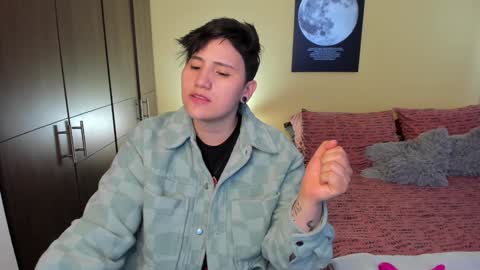 Snapshot of musicayluna chatting on January 18, 2025, 12:46 am VALENTINA Luna online show from January 18, 2025, 12:46 am