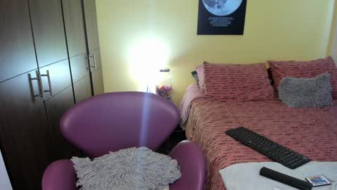 Snapshot of musicayluna chatting on January 18, 2025, 3:53 am VALENTINA Luna online show from January 18, 2025, 3:53 am