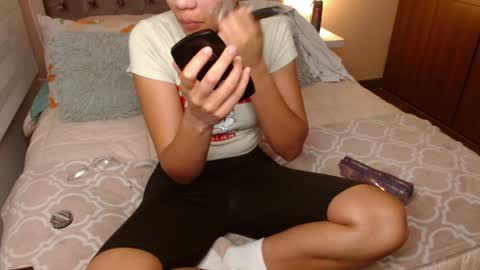 Snapshot of musicayluna chatting on February 8, 2025, 9:35 am VALENTINA Luna online show from February 8, 2025, 9:35 am