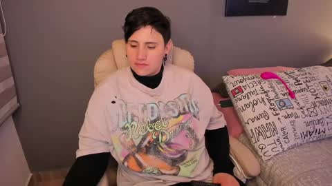 Snapshot of musicayluna chatting on March 7, 2025, 4:24 am VALENTINA Luna online show from March 7, 2025, 4:24 am