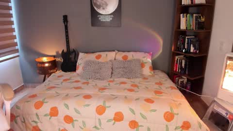 Snapshot of musicayluna chatting on September 15, 2025, 1:22 pm VALENTINA Luna online show from September 15, 2025, 1:22 pm