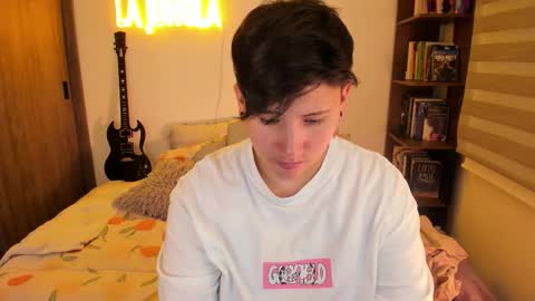 Snapshot of musicayluna chatting on October 15, 2025, 1:06 am VALENTINA Luna online show from October 15, 2025, 1:06 am