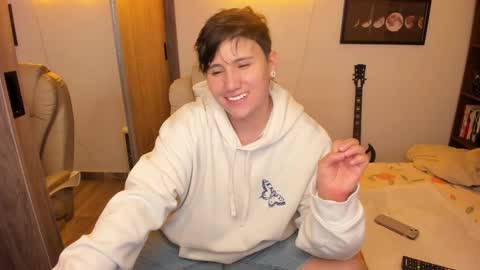 Snapshot of musicayluna chatting on November 15, 2025, 3:37 am VALENTINA Luna online show from November 15, 2025, 3:37 am