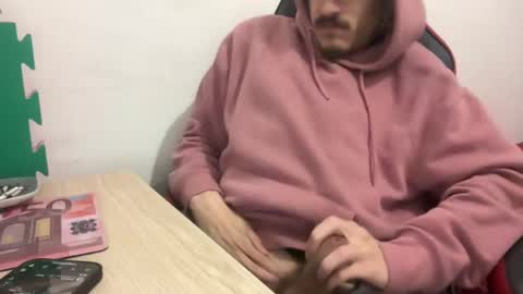 Snapshot of muupp69 chatting on December 25, 2024, 2:34 pm muupp69 online show from December 25, 2024, 2:34 pm