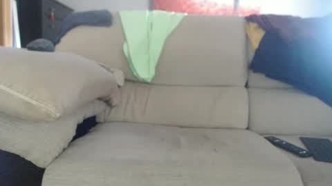 muxisexy online show from June 17, 2026, 6:27 am