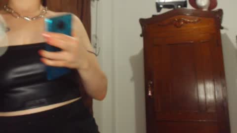 Snapshot of my_kind_of_love chatting on December 7, 2024, 7:16 am sara i know you love me xoxox online show from December 7, 2024, 7:16 am