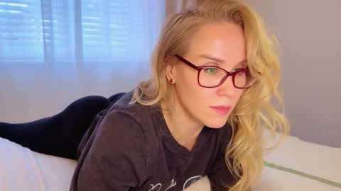 Mya-be Yours P online show from November 3, 2025, 4:30 pm