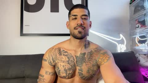 Myke esthetic online show from October 3, 2025, 10:18 pm