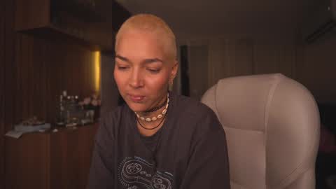 jacke BUNNY online show from February 15, 2025, 12:37 am