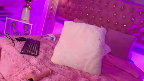 Myla  online show from May 22, 2026, 4:52 am