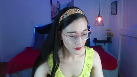Snapshot of mylu_xx chatting on May 1, 2026, 1:37 pm MYLU online show from May 1, 2026, 1:37 pm